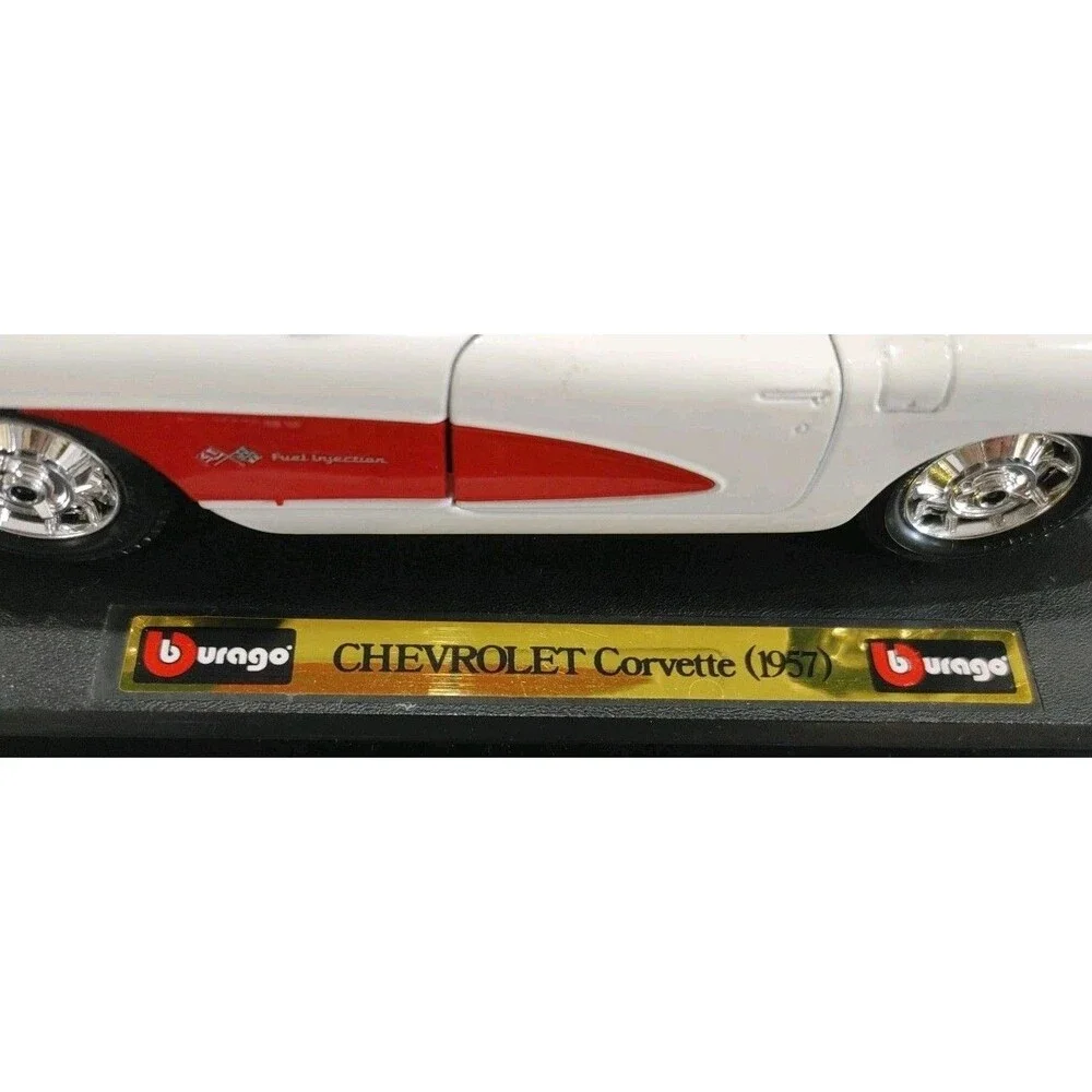Corvette 1957 Chevrolet Burago white/red  - 1/24 Diecast Scale Made in Italy